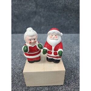Vintage Christmas Santa & Mrs Claus Salt & Pepper Shaker Ceramic 3"